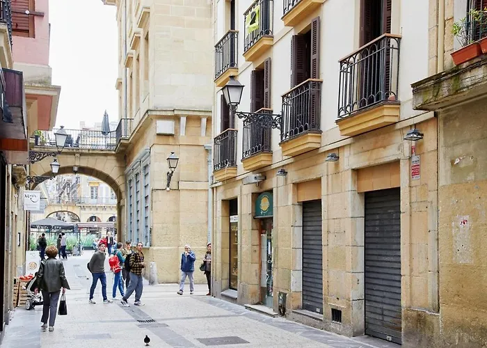 Apartment 8 Balconies Heart Of The Old Town *