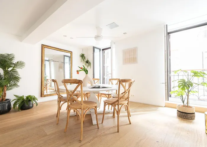 8 Balconies Heart Of The Old Town Apartment *