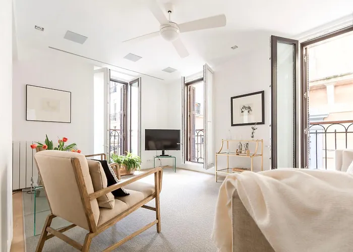 Апартаменти 8 Balconies Heart Of The Old Town *