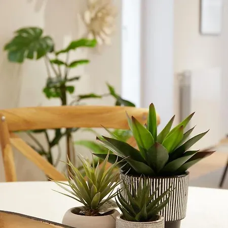 8 Balconies Heart Of The Old Town 아파트