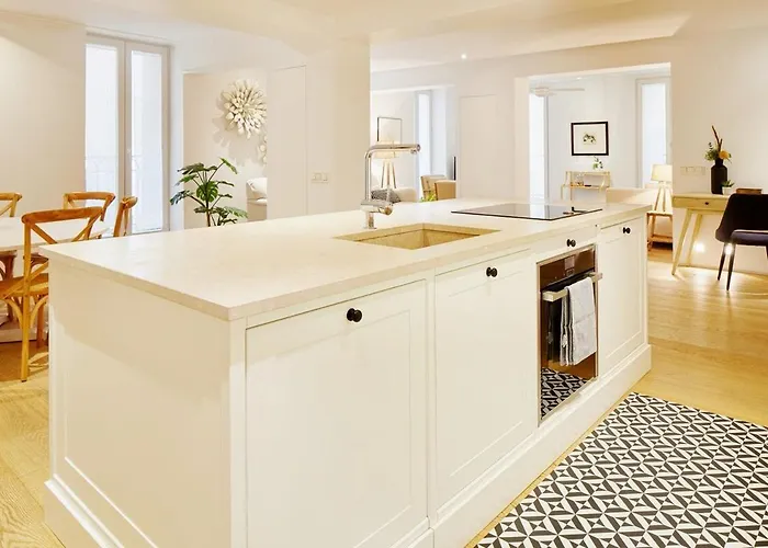 8 Balconies Heart Of The Old Town 아파트 *