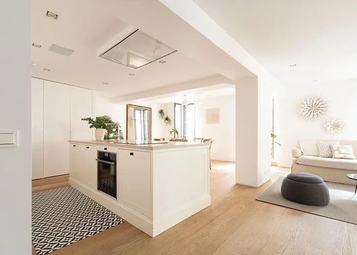 8 Balconies Heart Of The Old Town 아파트 *